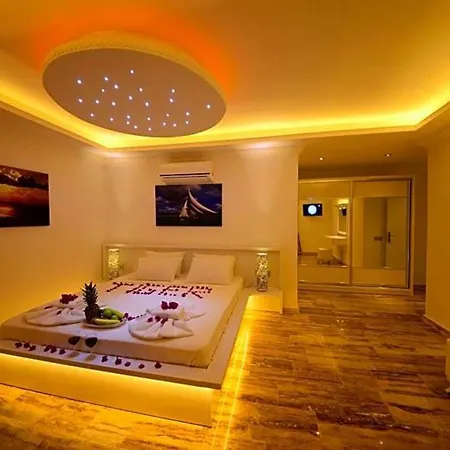 Sleeps 8 Pool Air Con Wifi *
