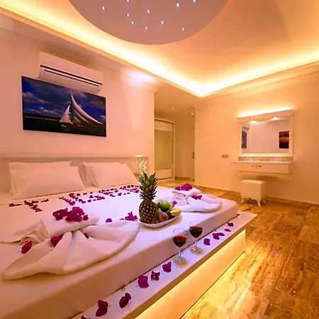 Sleeps 8 Pool Air Con Wifi Kalkan